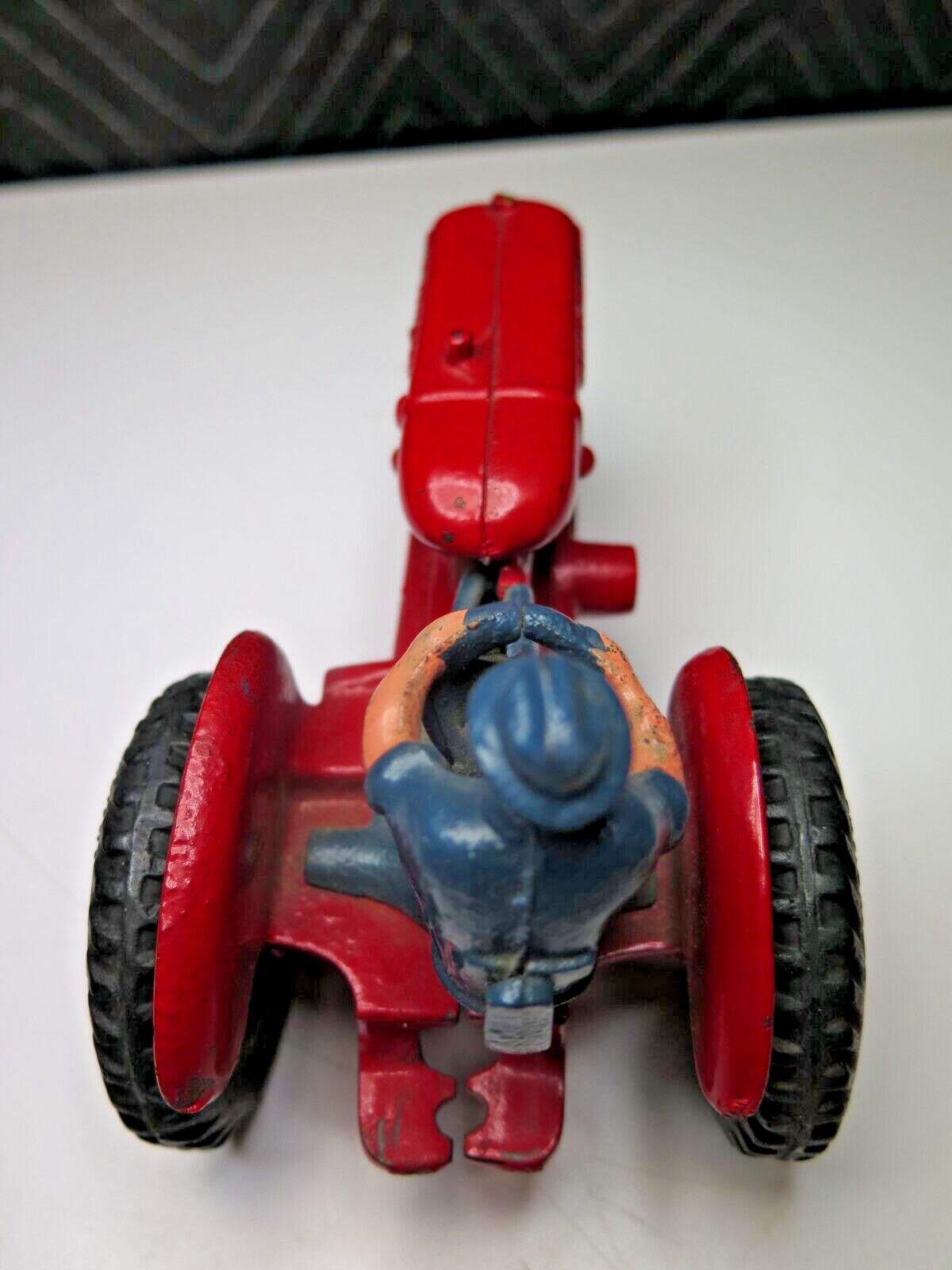 VINTAGE HUBLEY TOYS CAST IRON ALLIS-CHALMERS TRACTOR - USA