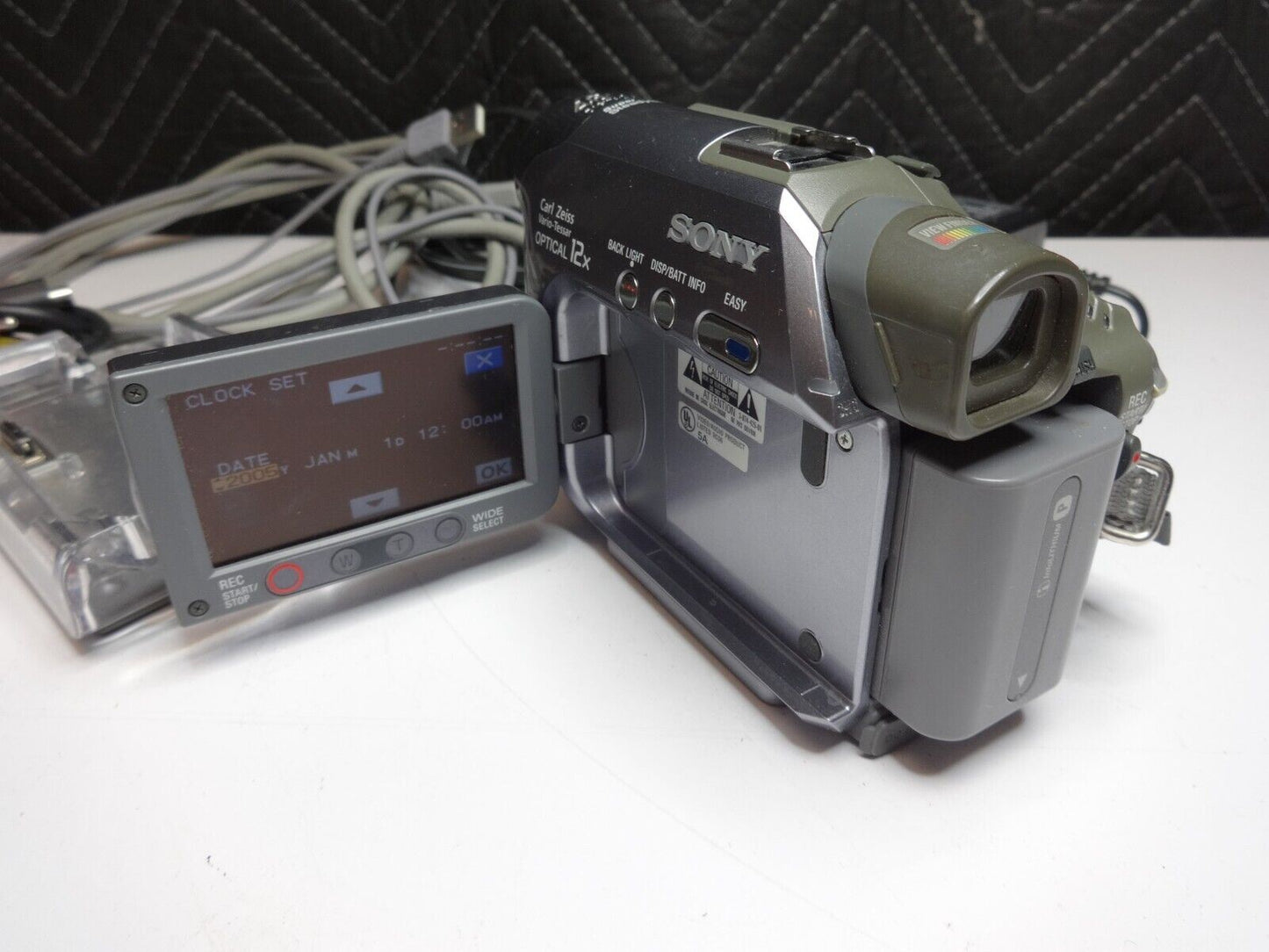 Sony DCR-HC42 Mini DV Hybrid Camcorder Nightshot i.Link USB Streaming + Dock