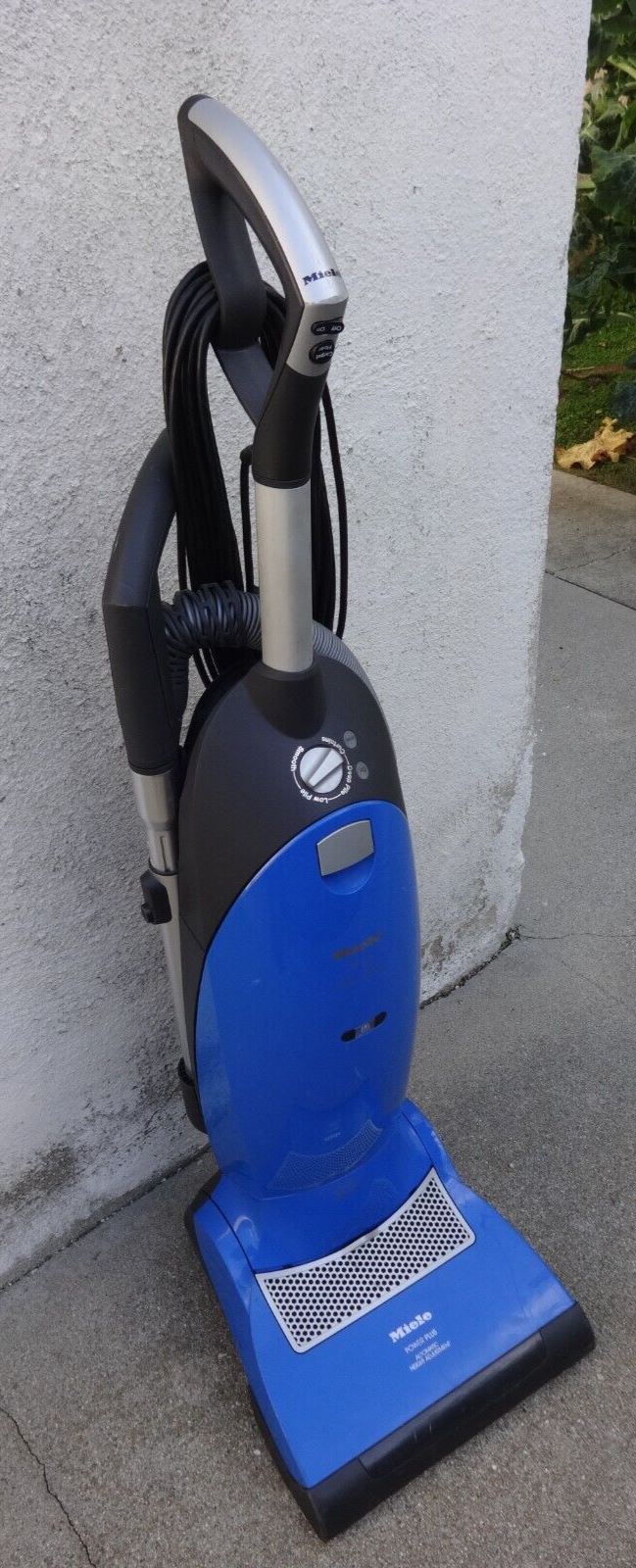 MIELE S7210 Twist Upright Vacuum Cleaner Made in Germany – ineedths