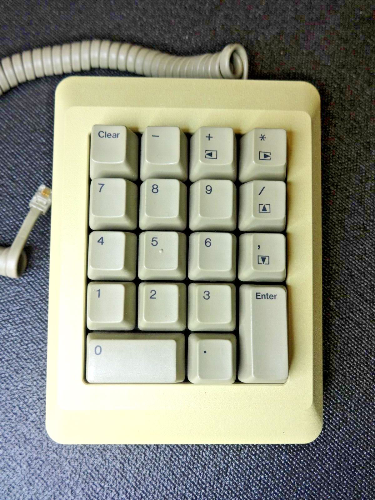 1984 Macintosh 128K M0001 Numeric KEYPAD Model M0120 and CABLE Mac 512K