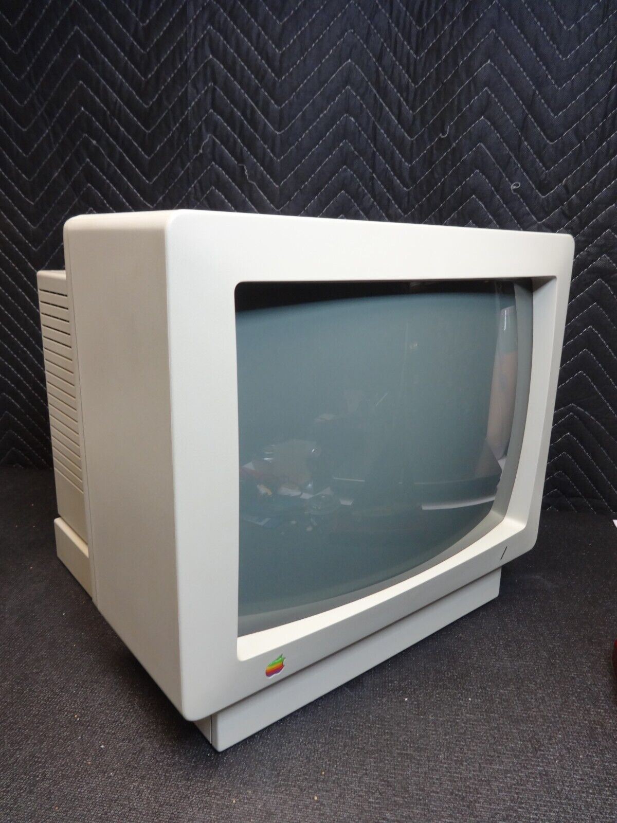 Apple Composite Monitor A2M6020 w/ Stand  - 15khz IIgs IIc Plus - Tested