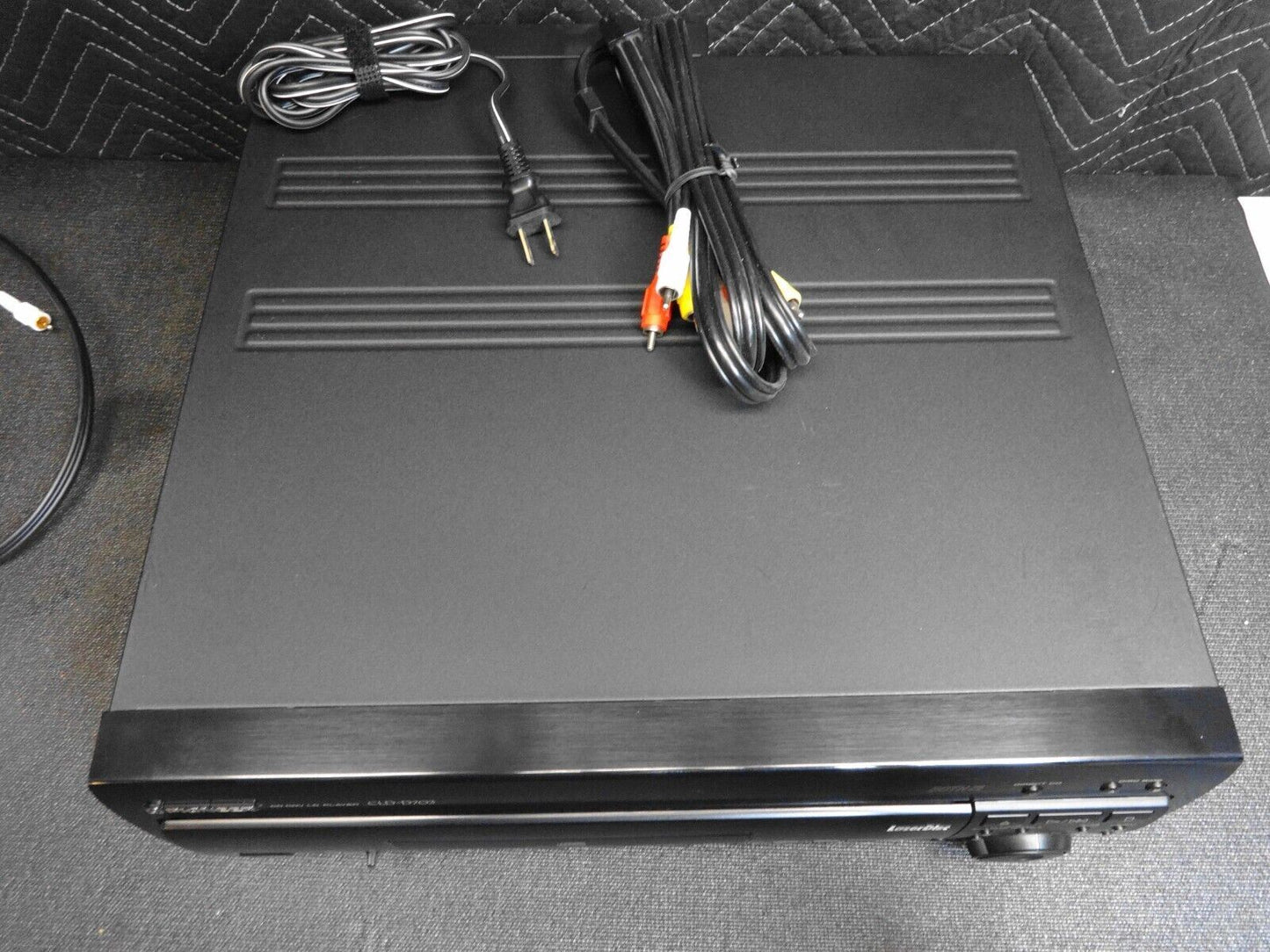 PIONEER CLD-D703 LD/CD/CDV Player - Serviced - New Loading Belt