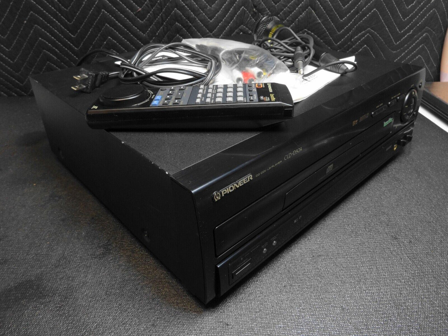 Pioneer CLD-D504 Laserdisc Player Karaoke w/ Manual Microphone Remote *Serviced*