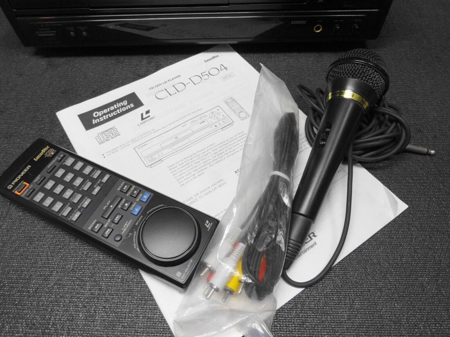 Pioneer CLD-D504 Laserdisc Player Karaoke w/ Manual Microphone Remote *Serviced*