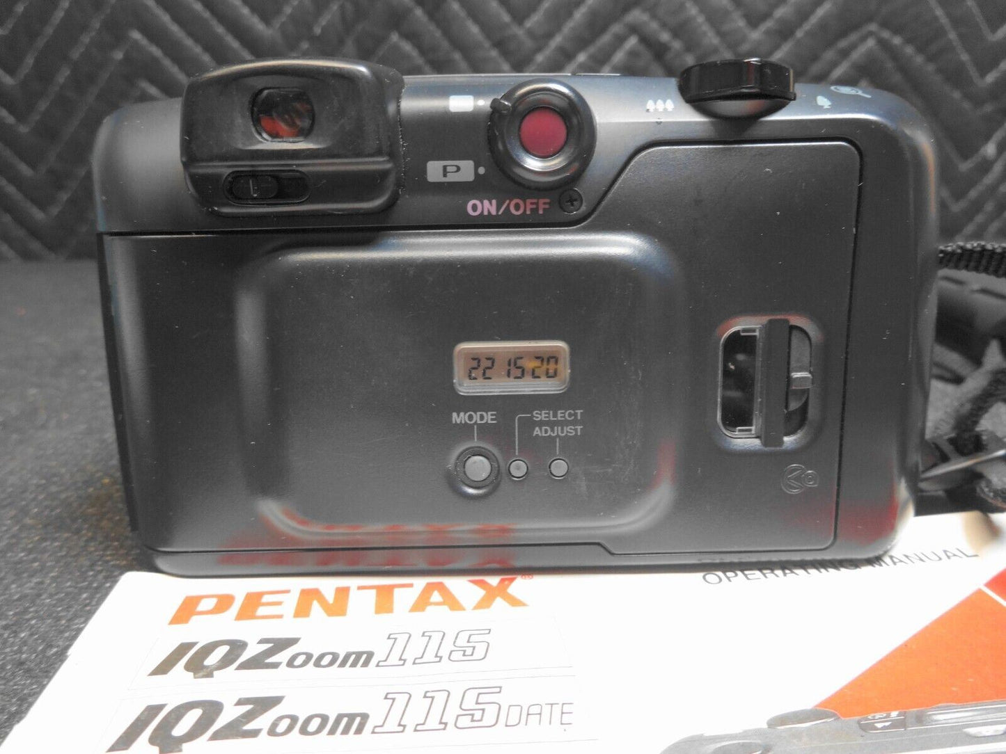 Pentax IQZoom 115 35mm Film Camera 38-115mm w/Remote & Manual - Point & Shoot