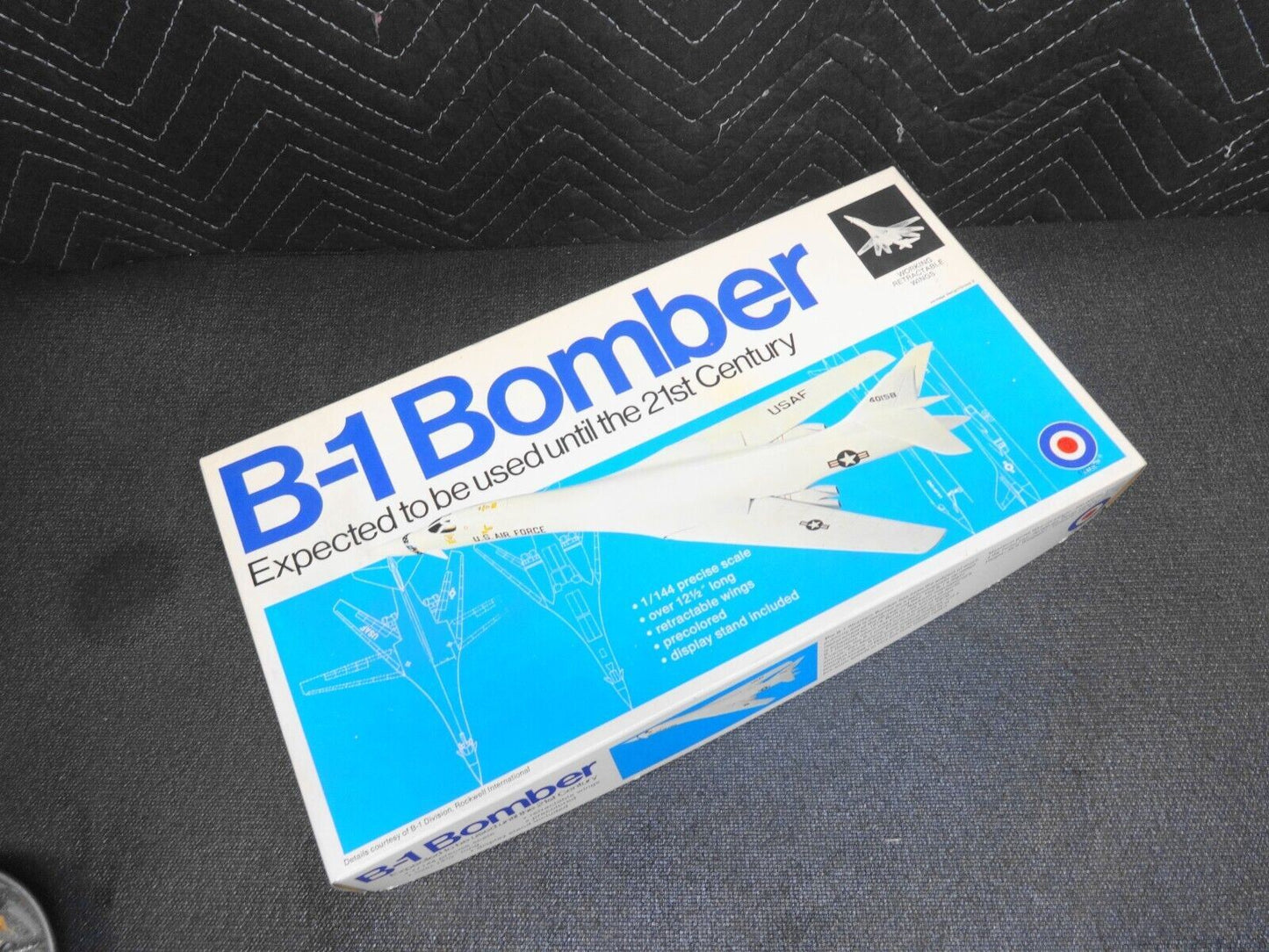 ENTEX 1/144 Scale Rockwell B-1 Bomber Plastic Model Kit 8505 NIOB