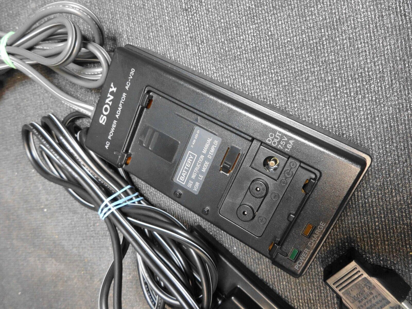 Sony CCD-TR101 Camcorder w/ Charger, Batteries, Cables, Remote & Case