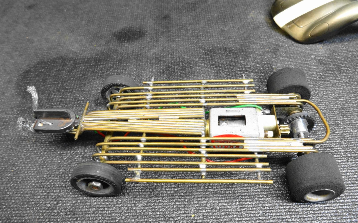 PACTRA (style) Brass Rail Chassis w/ Mura Magnum 88 Magnets Motor - 1/24