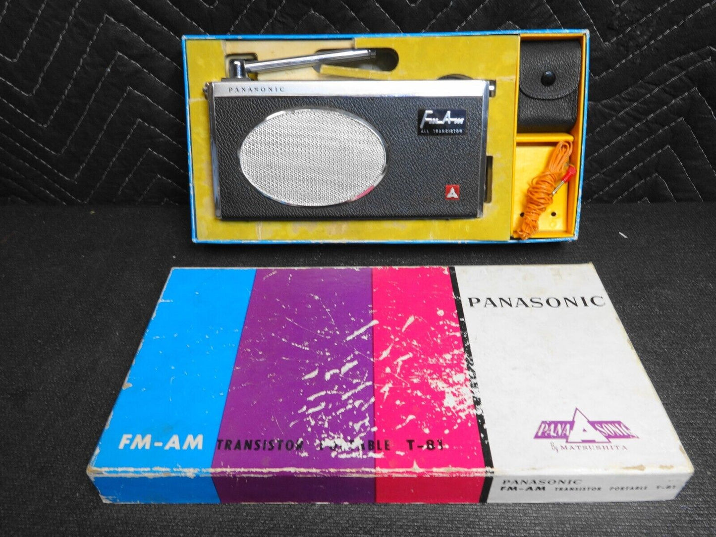 Vintage National Panasonic T-81H FM-AM 8-Transistor Radio w/ Original Box Manual