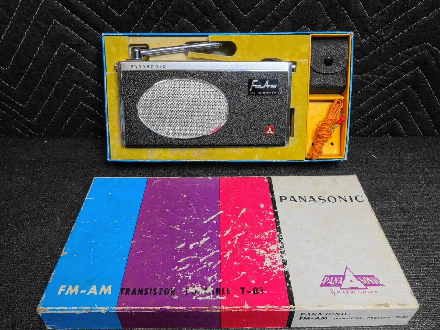 Vintage National Panasonic T-81H FM-AM 8-Transistor Radio w/ Original Box Manual