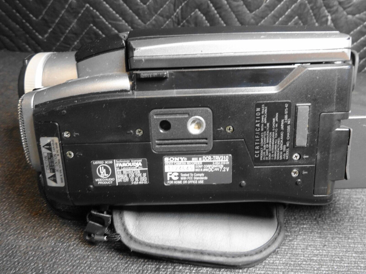 Sony DCR-TRV310 Digital8 Hi8 Handycam Nightshot Camcorder Bundle - Tested