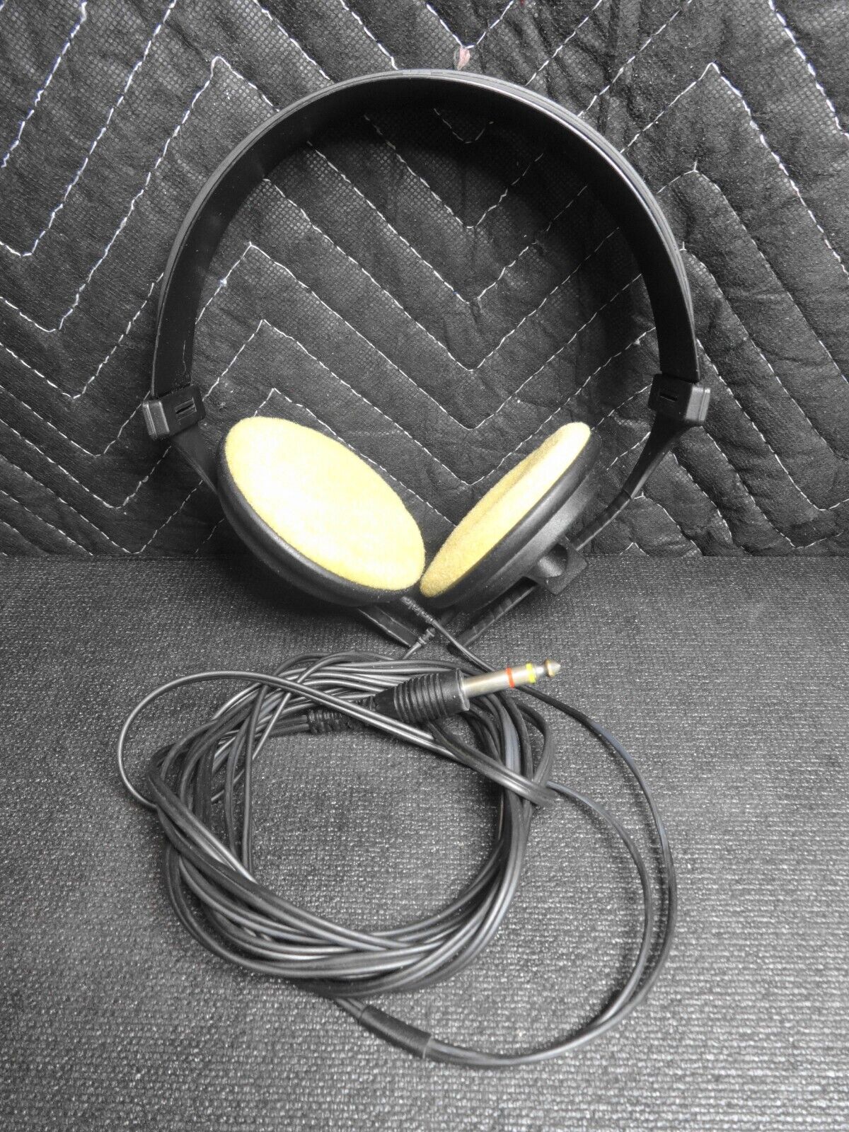 SENNHEISER VINTAGE HEADPHONES HD 420 SL GERMANY Old School Plug Audiophile