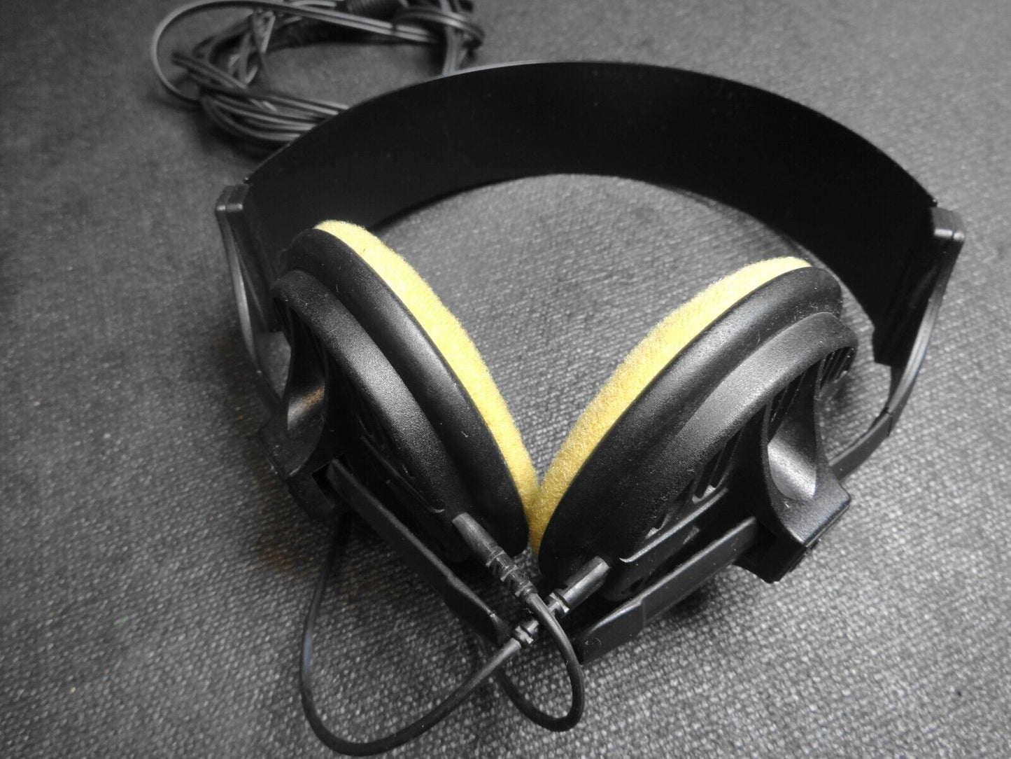 SENNHEISER VINTAGE HEADPHONES HD 420 SL GERMANY Old School Plug Audiop ...