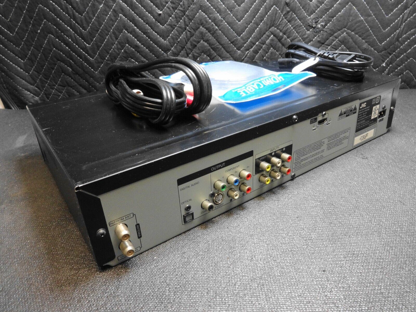 JVC DR-MV150 DVD VHS Cassette Upscaling Recorder w/ Cables - *SERVICED*