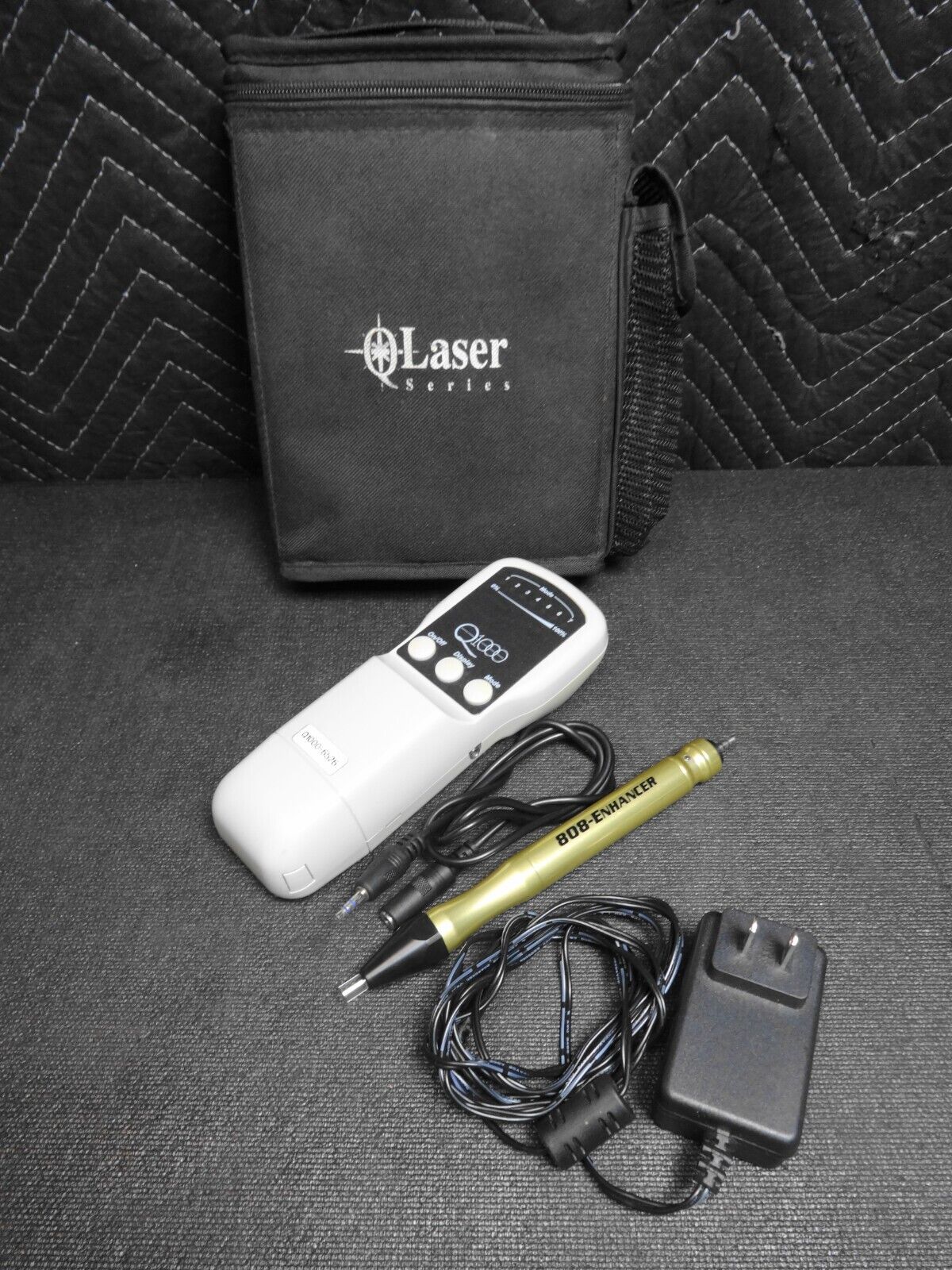 Q1000 Laser Resonating Low Level Therapeutic Cold Laser w/ 808 Probe & Case