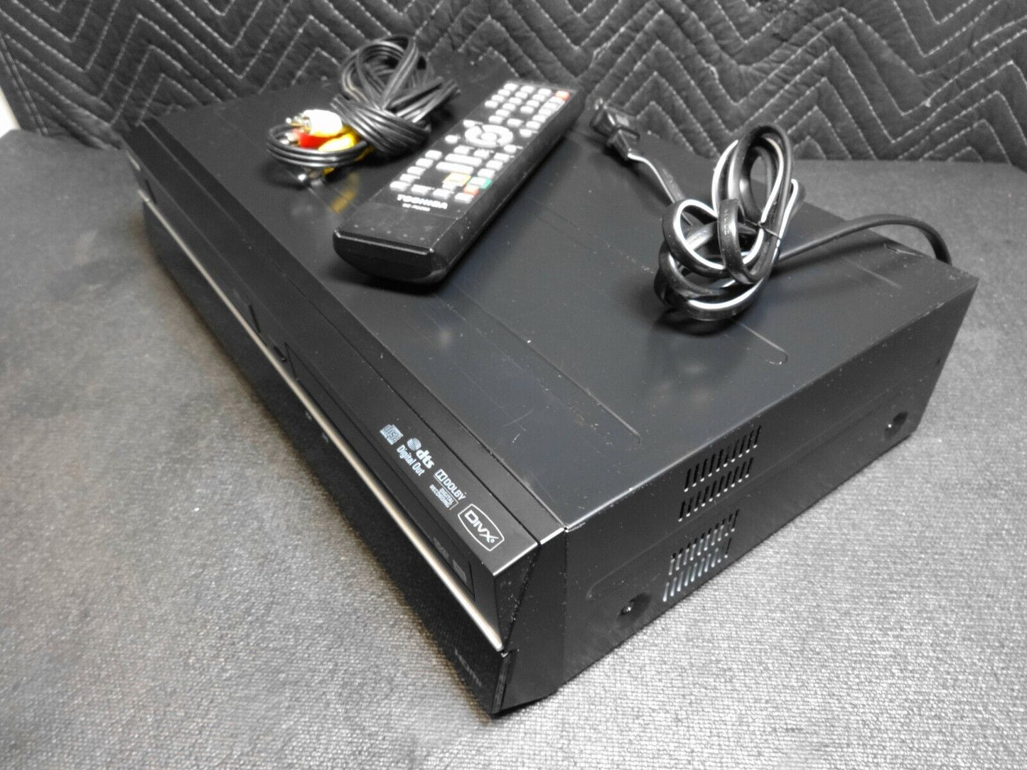 Toshiba DVR620KU DVD Recorder VCR Combo W/ REMOTE Dubbing Transfer VHS to DVD