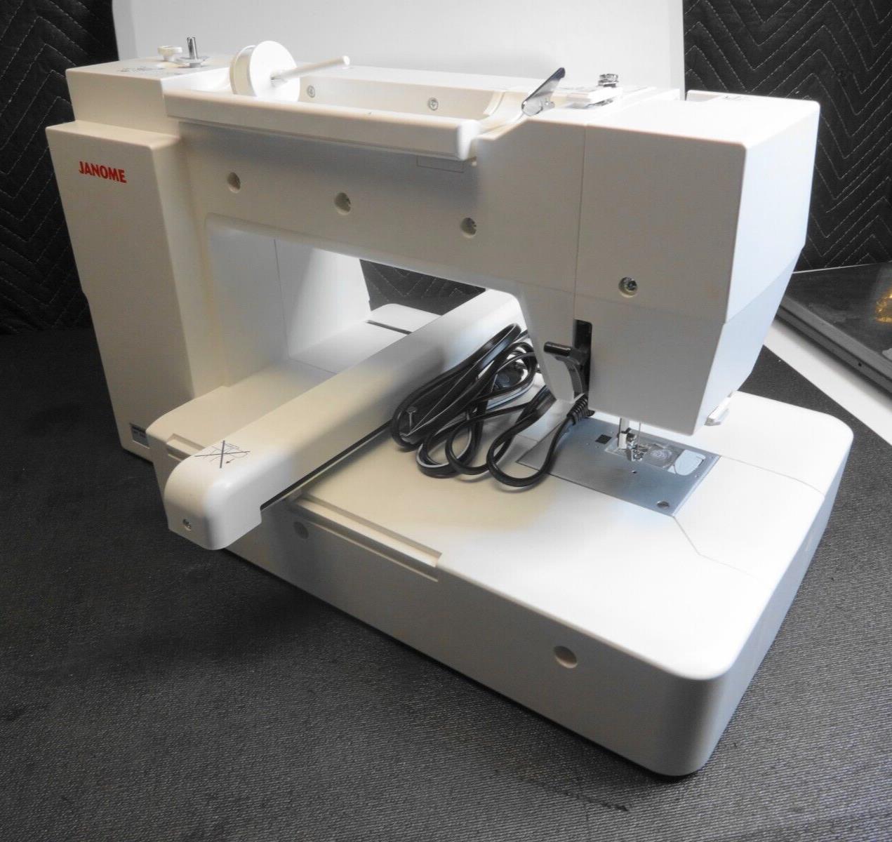 Janome Memory Craft 500E Computerized Embroidery Machine w/ Manual, Disks, Hoops