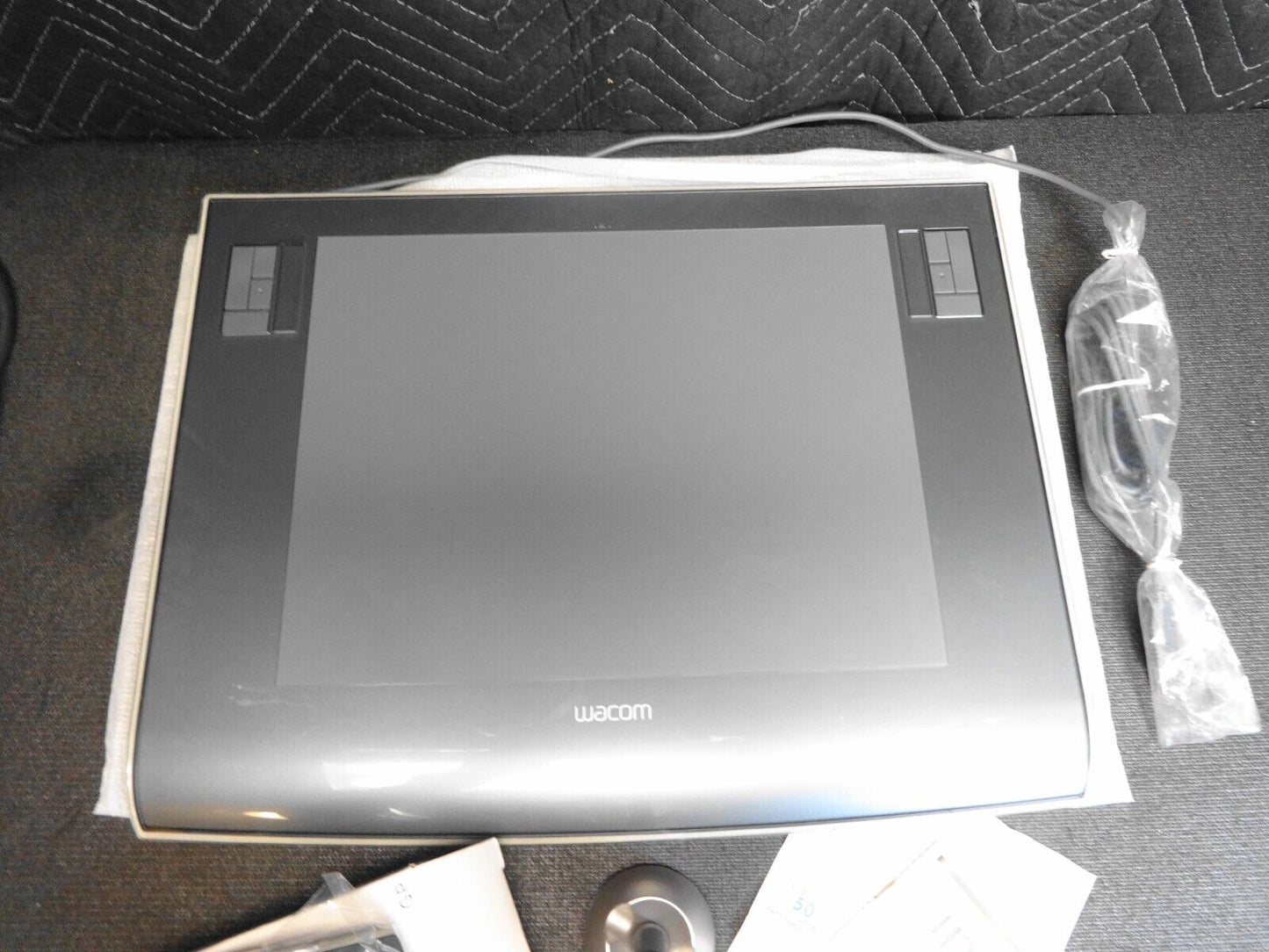 Intuos 9x12 PTZ930 3 Graphics Tablet w/ Stylus & Mouse