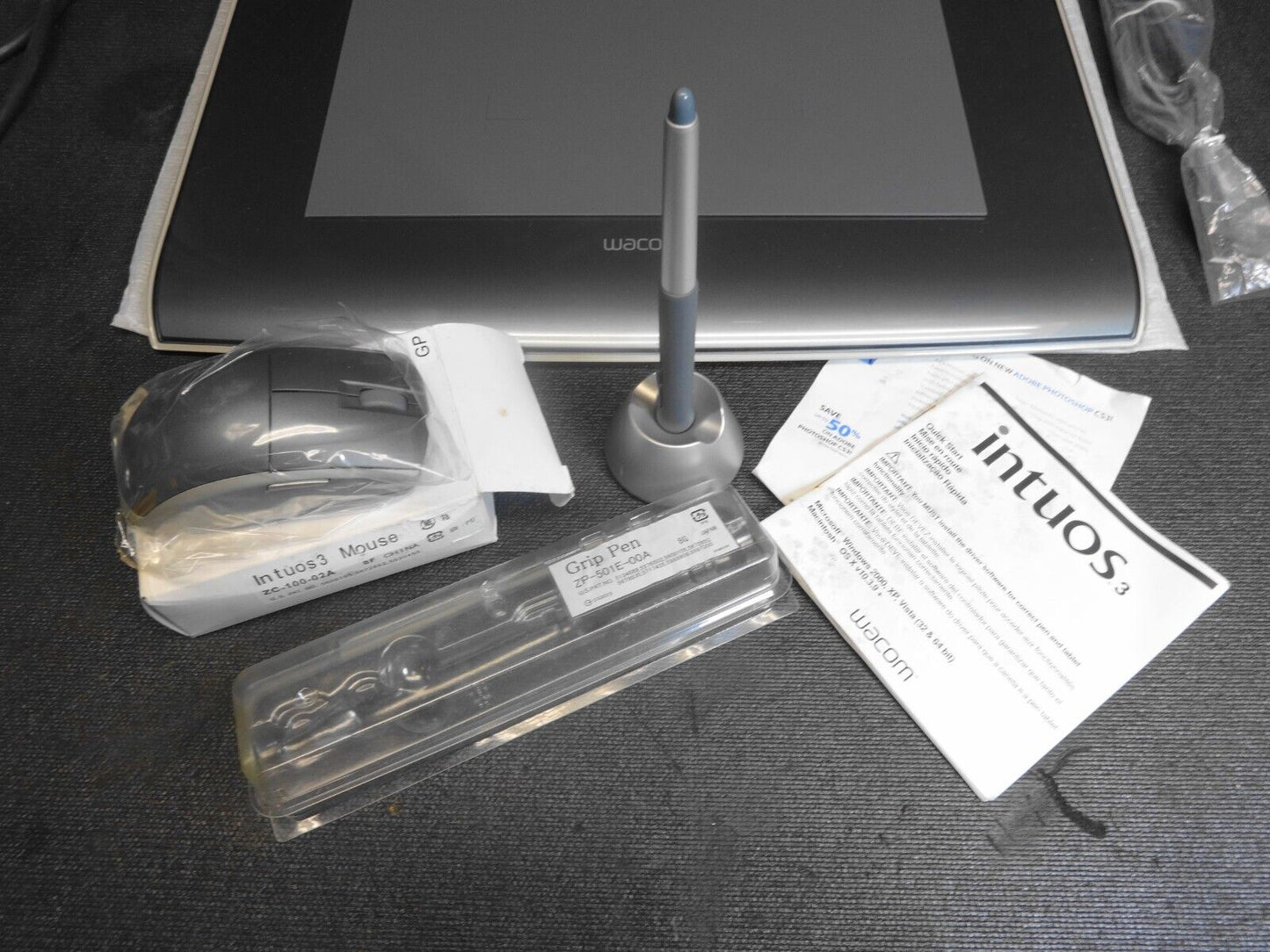 Intuos 9x12 PTZ930 3 Graphics Tablet w/ Stylus & Mouse