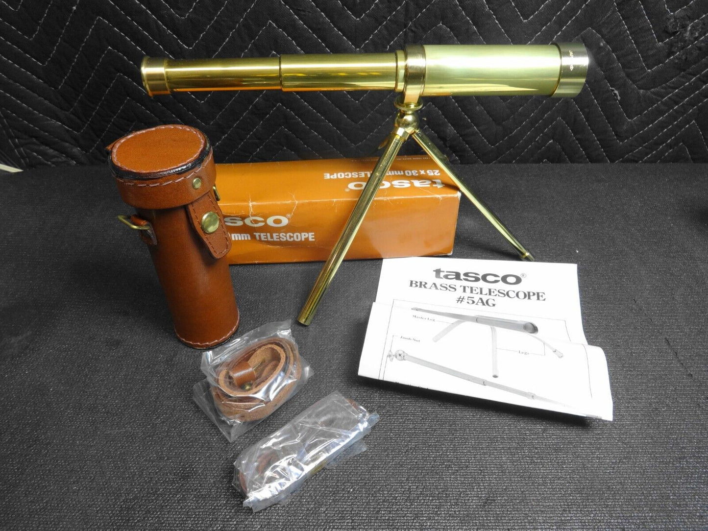 NOS Vintage Tasco Japan 25x30mm 5AG Brass Hand Telescope Spyglass with tripod