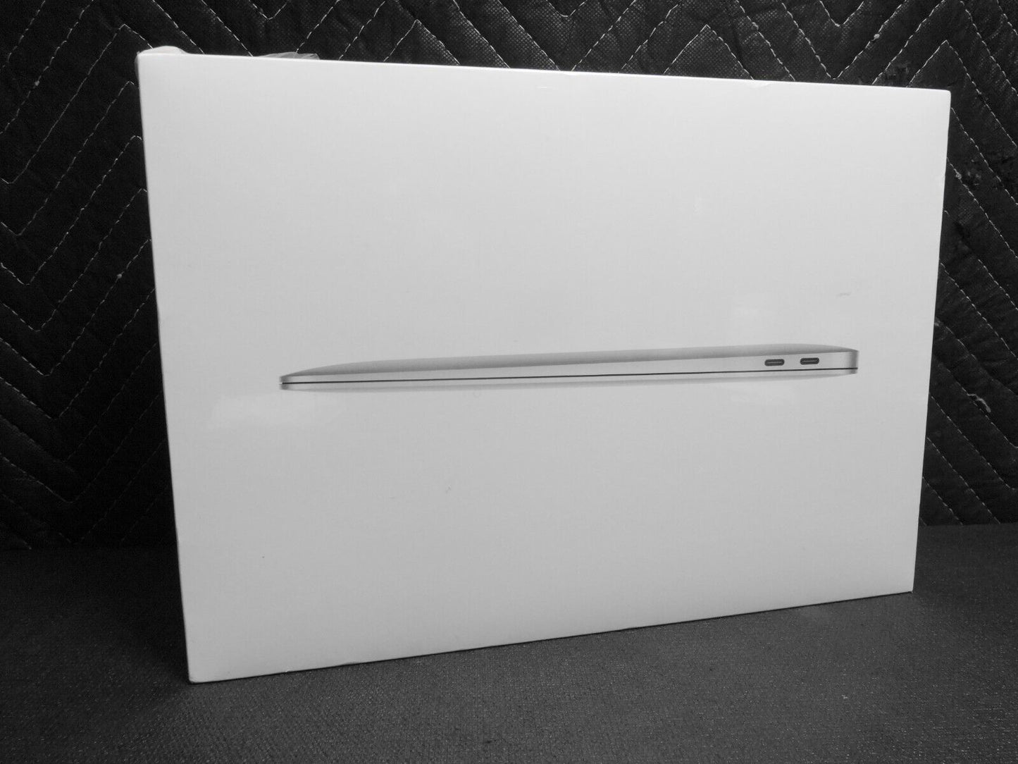 Apple MacBook Air Retina 13 Inch 1.6 GHz i5 256GB SSD 8GB RAM 2018 A1932