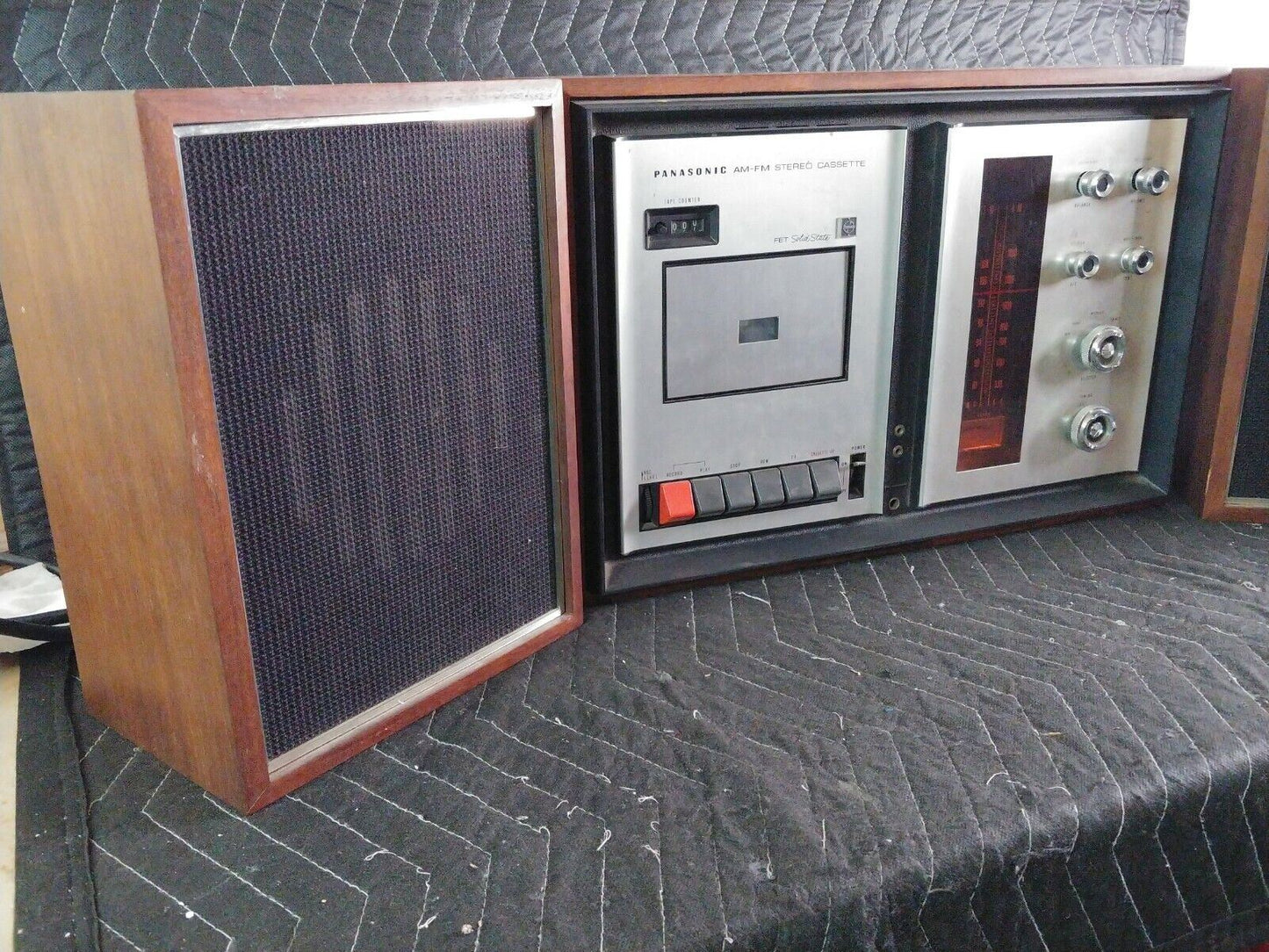 PANASONIC RE-7060 Stereo Tape FM/AM Radio w/ Speakers - Vintage - Wood Cabinet