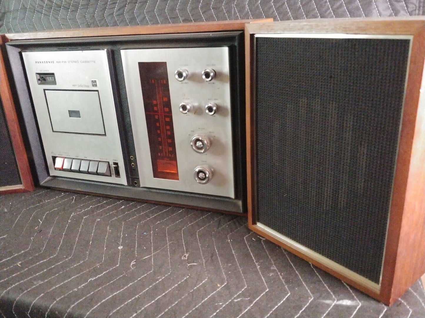 PANASONIC RE-7060 Stereo Tape FM/AM Radio w/ Speakers - Vintage - Wood Cabinet