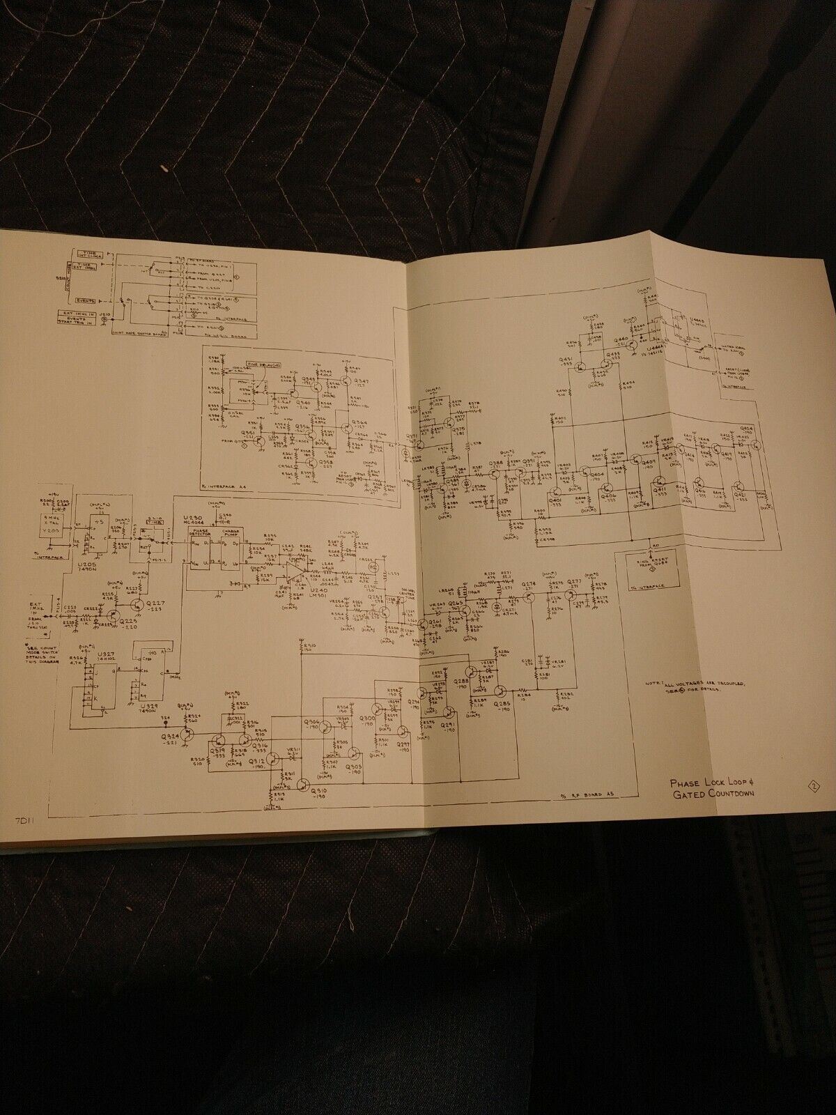 Original Tektronix 7D11 Digital Delay Operator's Manual 070-1329-00