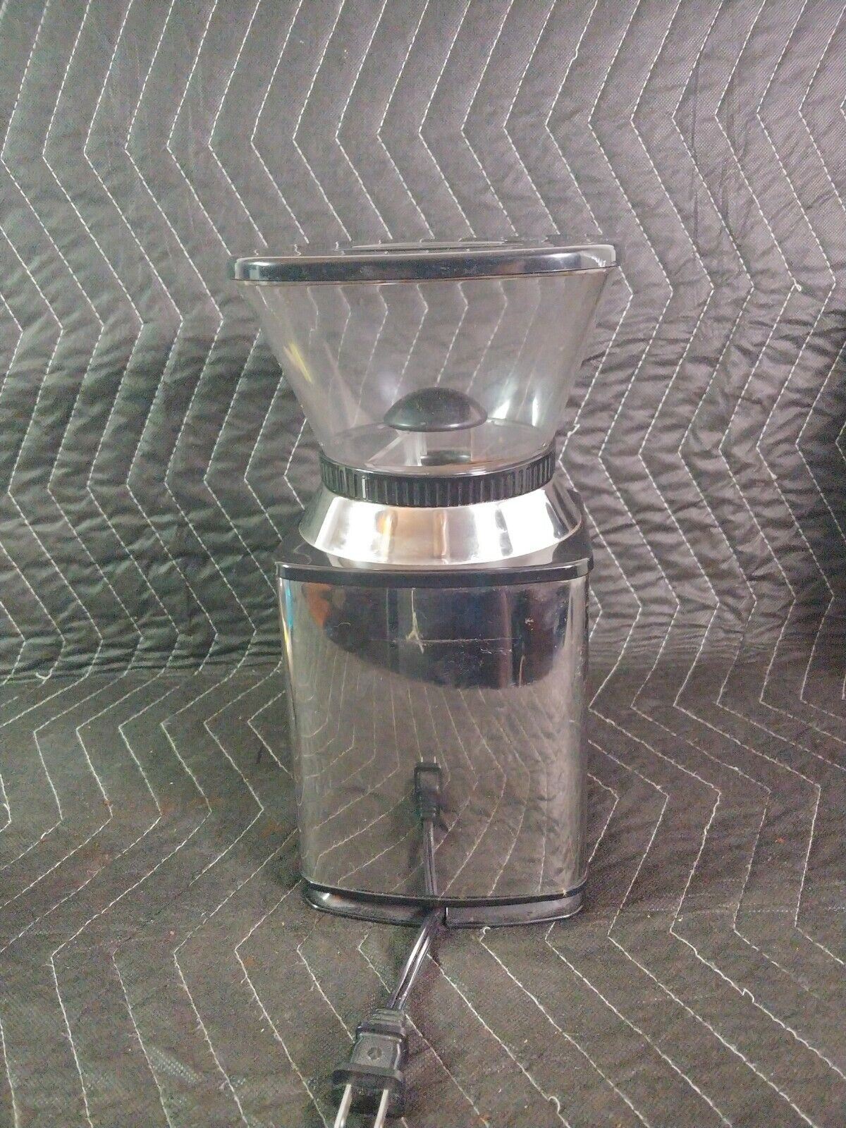 Cuisinart Supreme Grind Automatic Burr Mill Coffee Grinder CCM-16PC Black  Silver