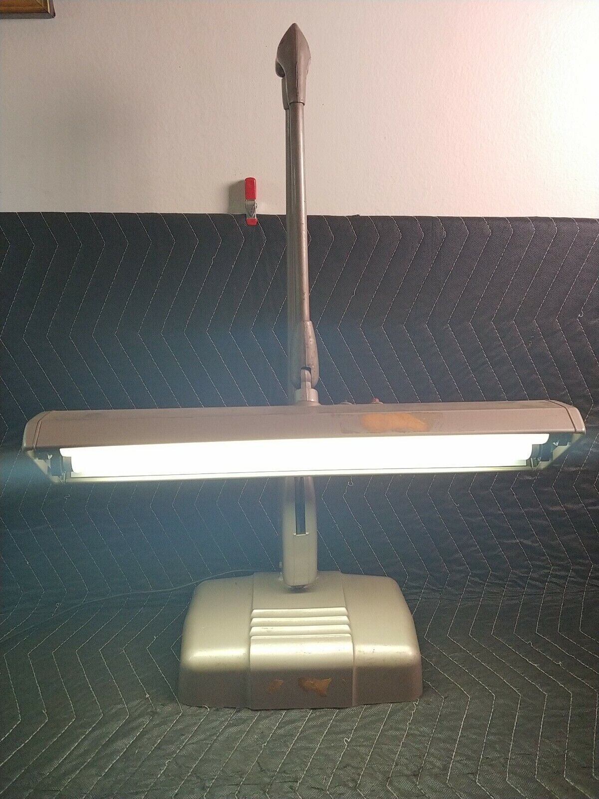 DAZOR Floating Fixture Articulating Desk Lamp Vintage Model 2324 Made In USA