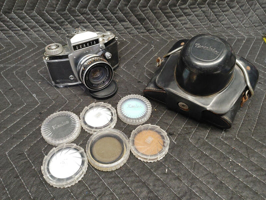 Ihagee Exakta Varex IIb Carl Zeiss Jena w/ filters and case