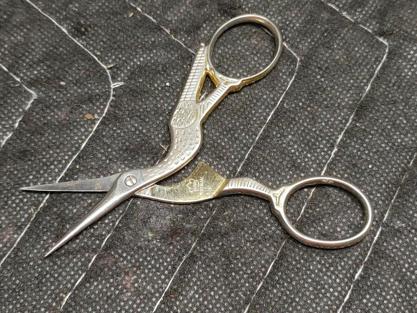 Vintage Robert Klaas Germany steel embroidery stork scissors 3 5/8 ”