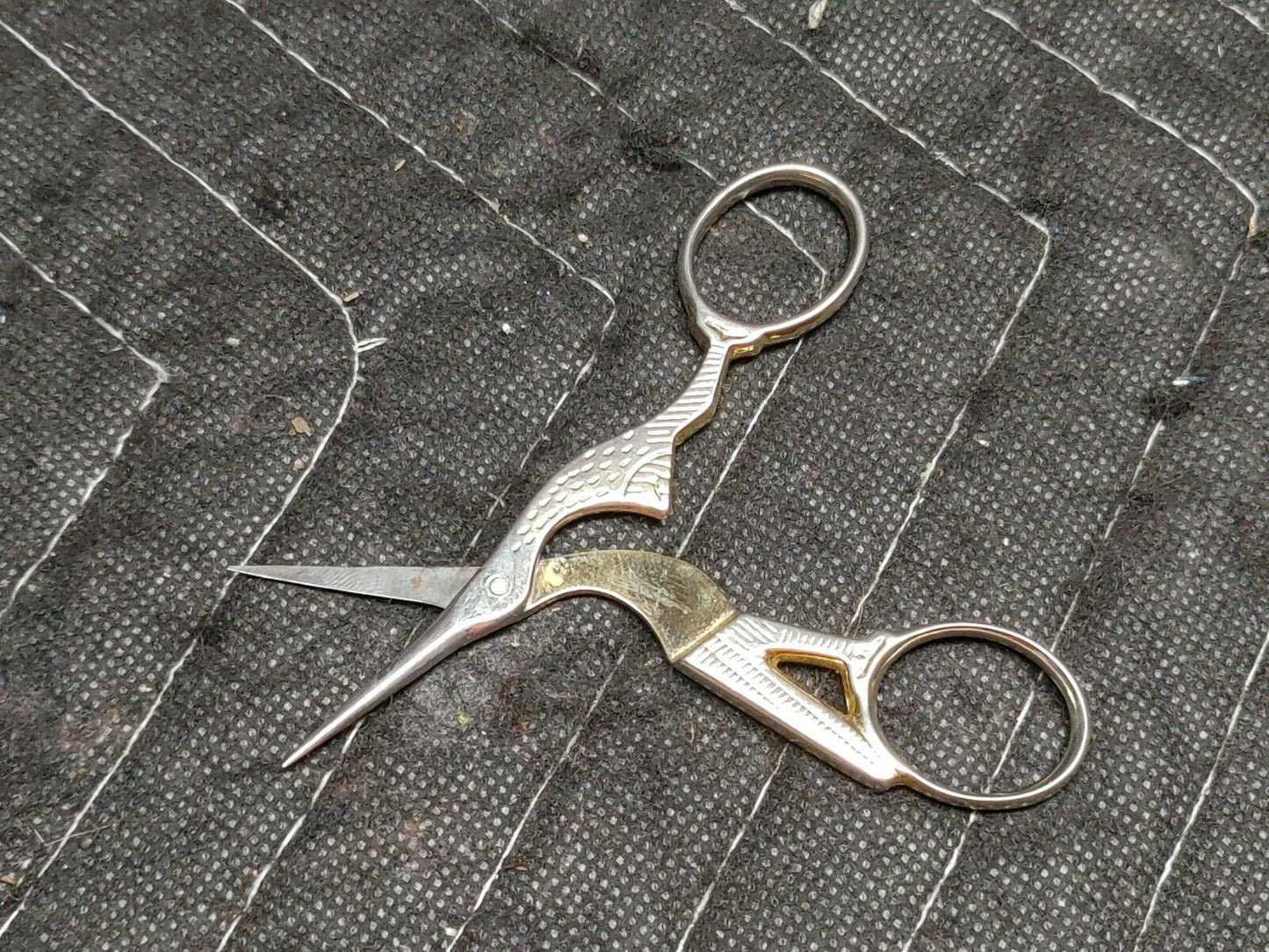 Vintage Robert Klaas Germany steel embroidery stork scissors 3 5/8 ”