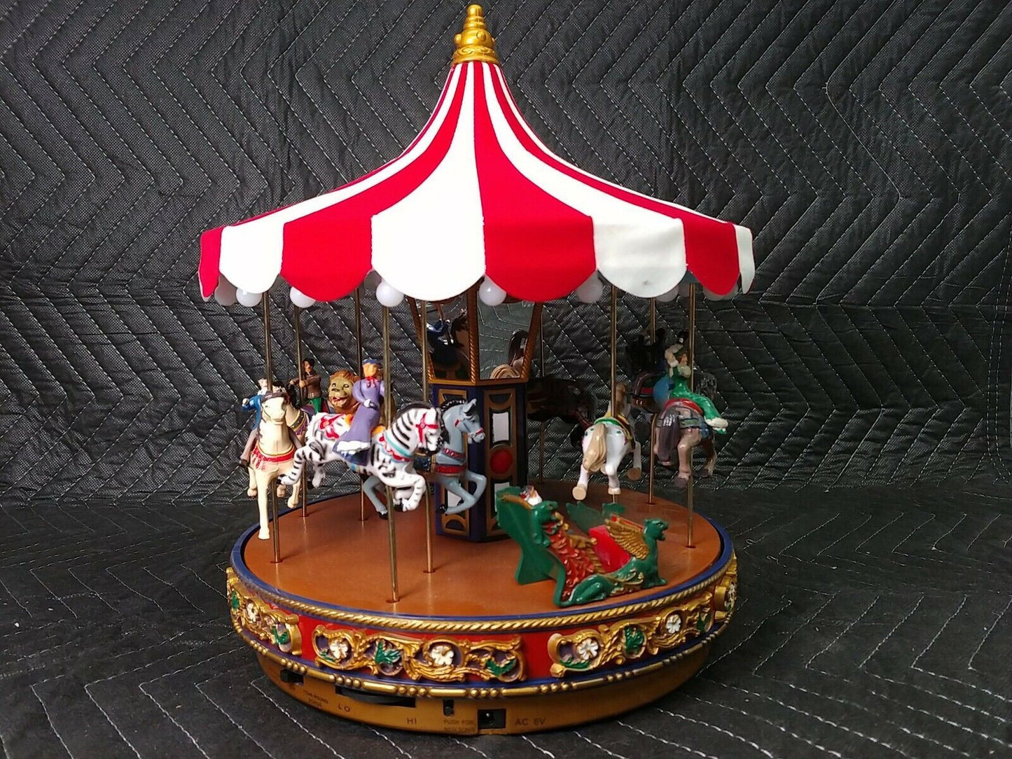 Mr. Christmas Carousel Traditional Music Motion Wild Animals Excellent Condition