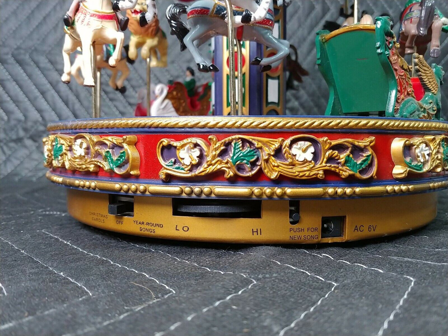 Mr. Christmas Carousel Traditional Music Motion Wild Animals Excellent Condition