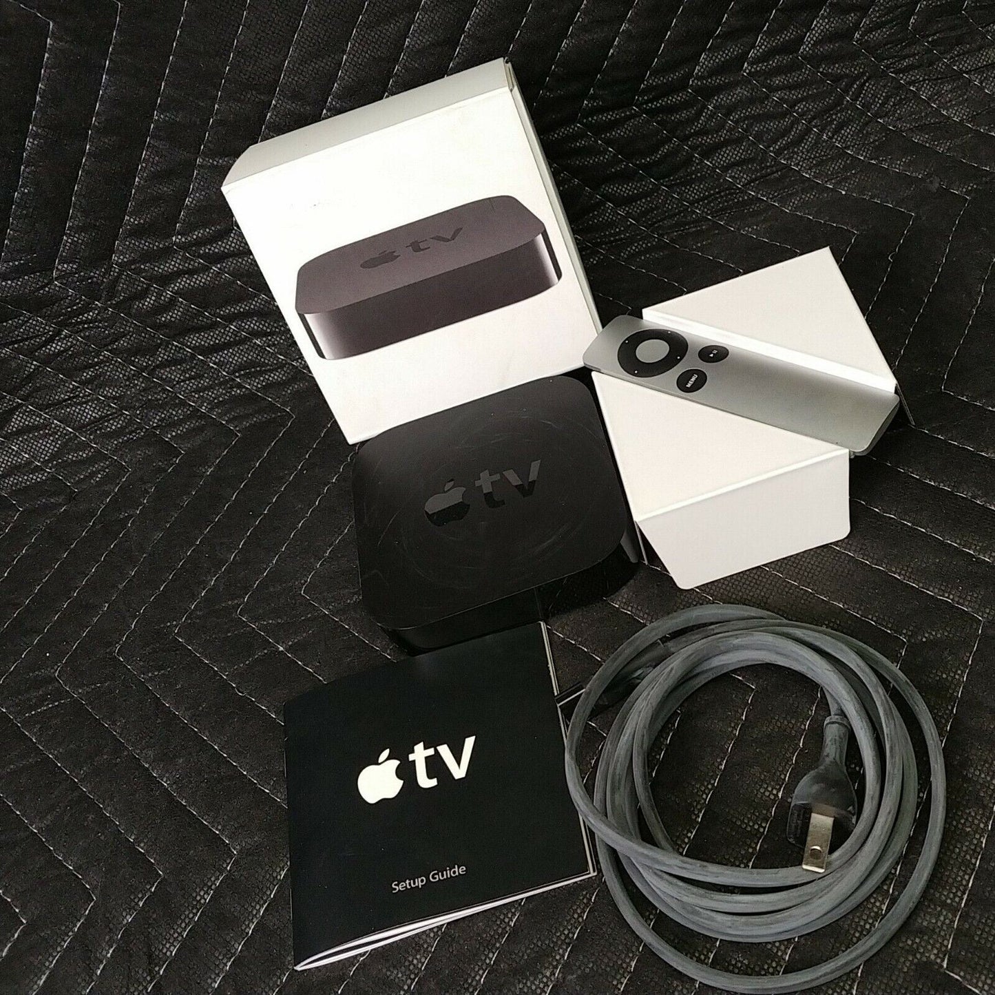 Apple TV (2nd Generation) 8GB Media Streamer - A1378 (FK15)