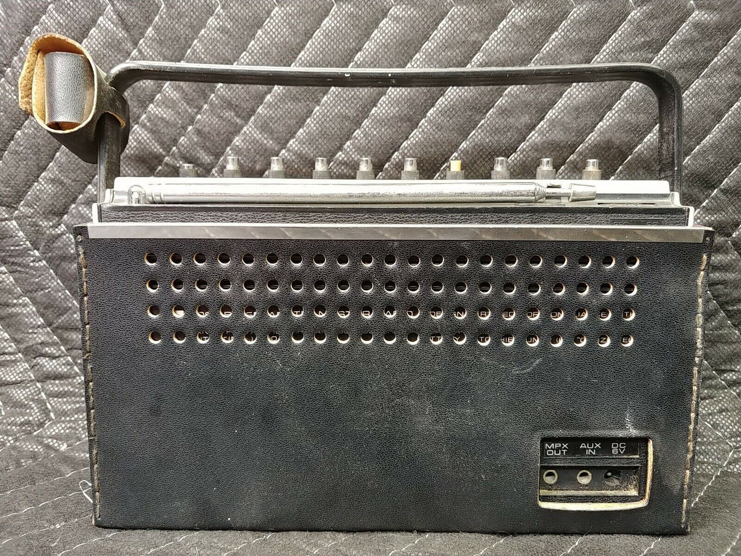 Toshiba FM/AM Transistor Radio RM-341F with Case