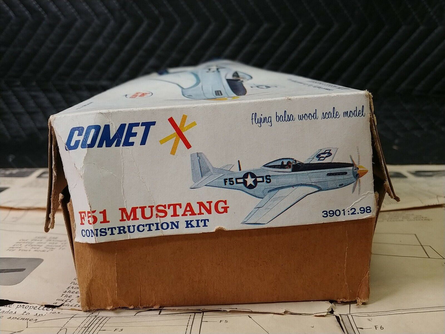 VINTAGE Comet North American F51 Mustang Balsa Kit #3901  24" Wingspan