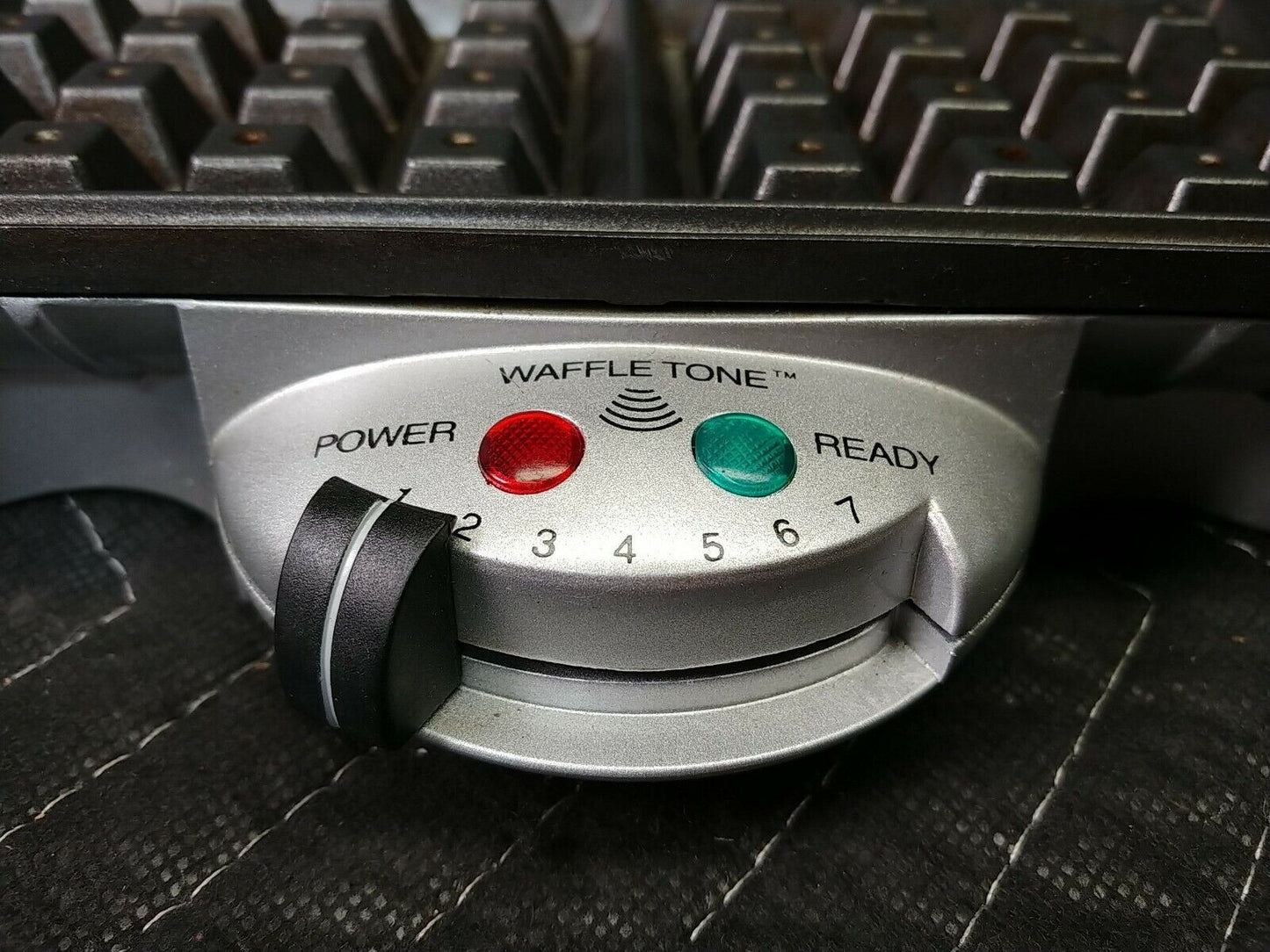 Villaware Uno Belgium Waffler 4Sq Waffle Maker Stainless Steel Model 2001 Tested