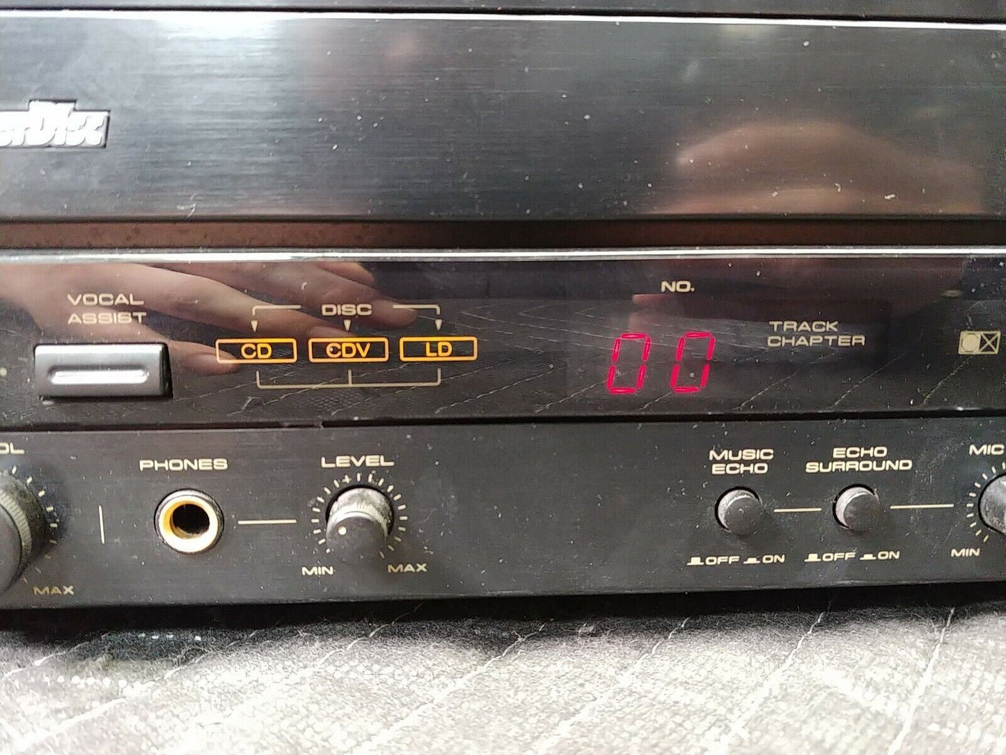 Pioneer CLD-V710 Karaoke LD Laser Disc Player - Working