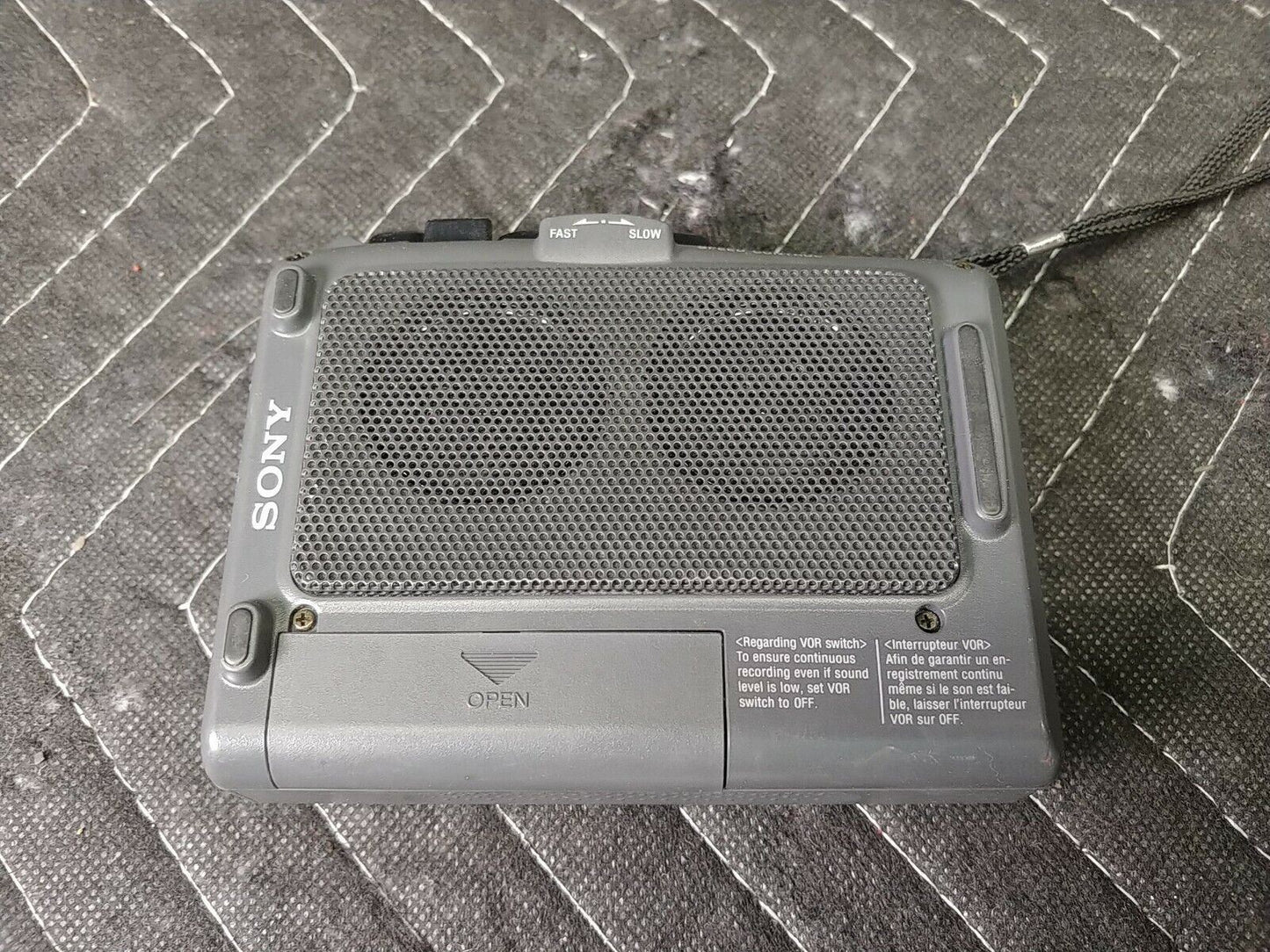 SONY WALKMAN TCM 59V CASSETTE CORDER V.O.R  MIC SENS - External Speakers - Works