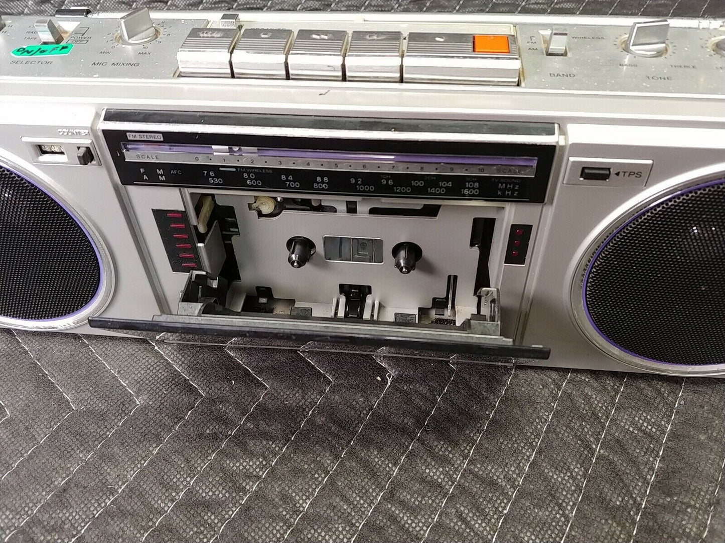 National RX-F20 Stereo BOOMBOX Japan FM/AM Radio Cassette