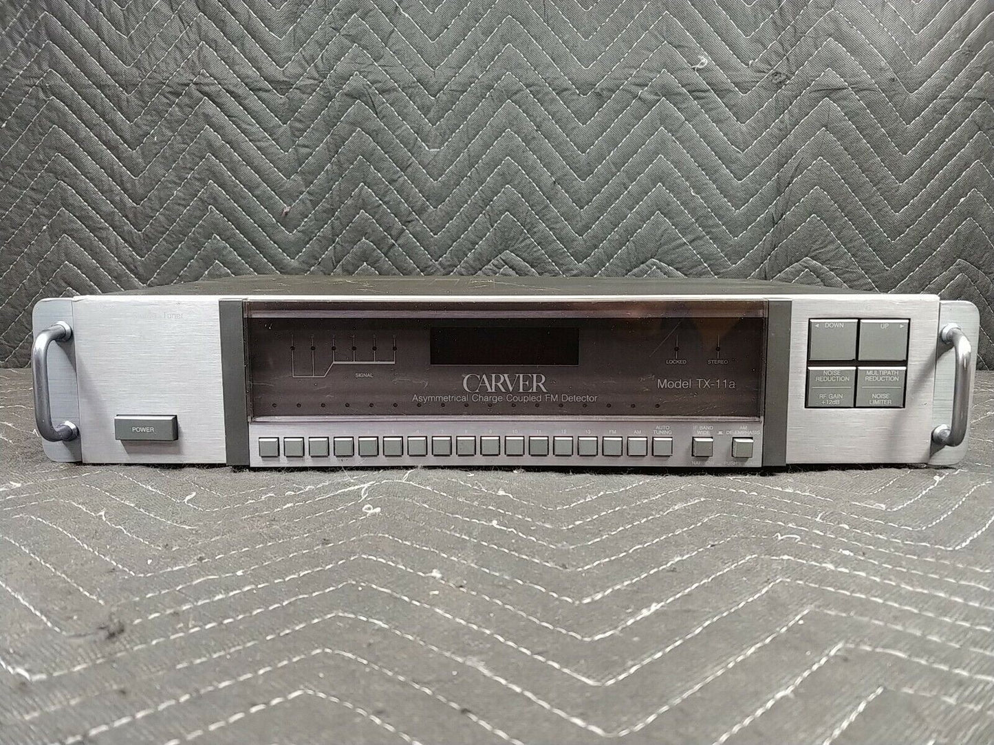 Carver TX-11a Quartz Synthesized Stereo Tuner