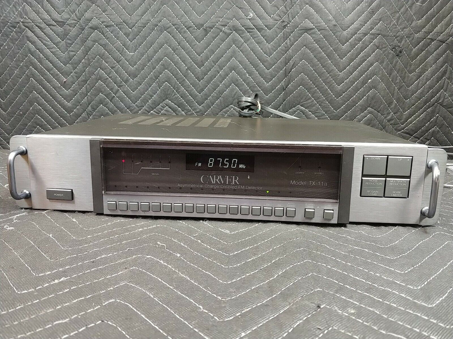 Carver TX-11a Quartz Synthesized Stereo Tuner