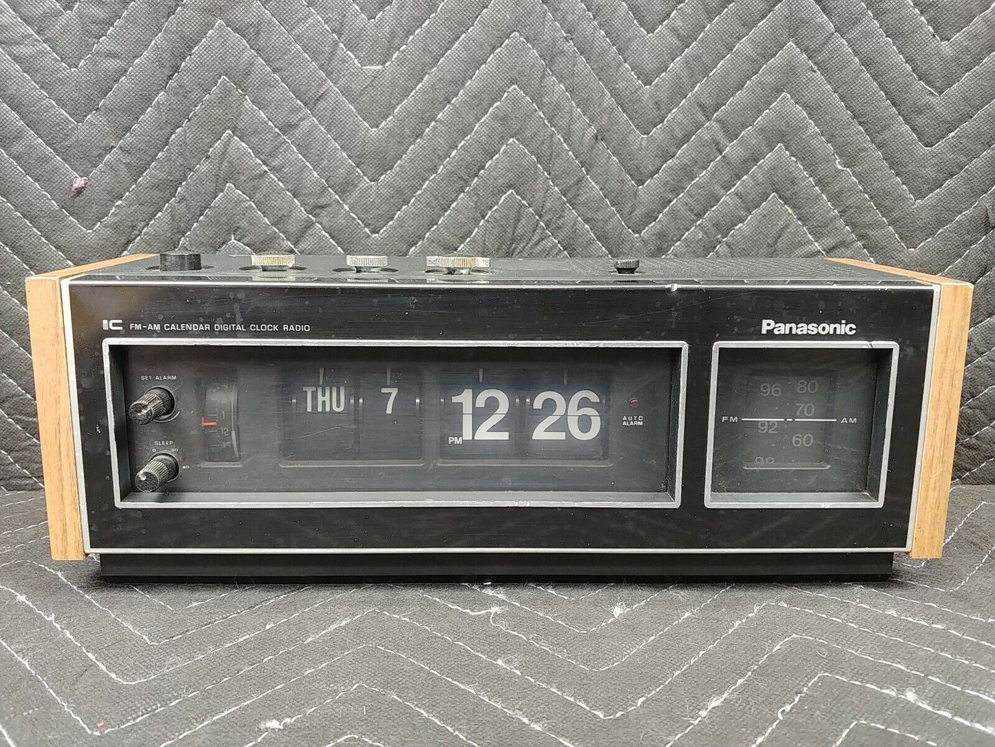 Vintage 1971 Panasonic National IC Premium RC-6493 AM/FM *Doesn’t Flip READ*