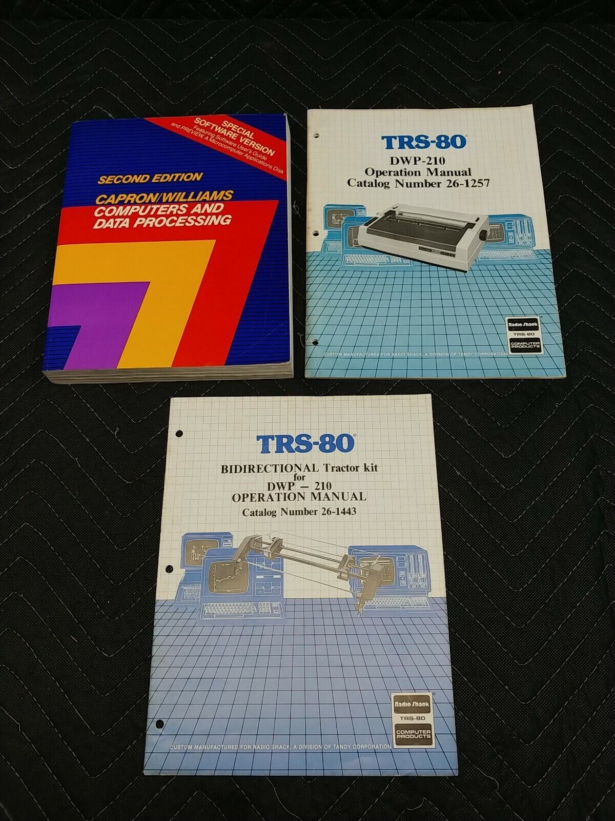 TRS-80 Model III 3 Microcomputer Powers on vintage computer tandy PC W/ Manuals