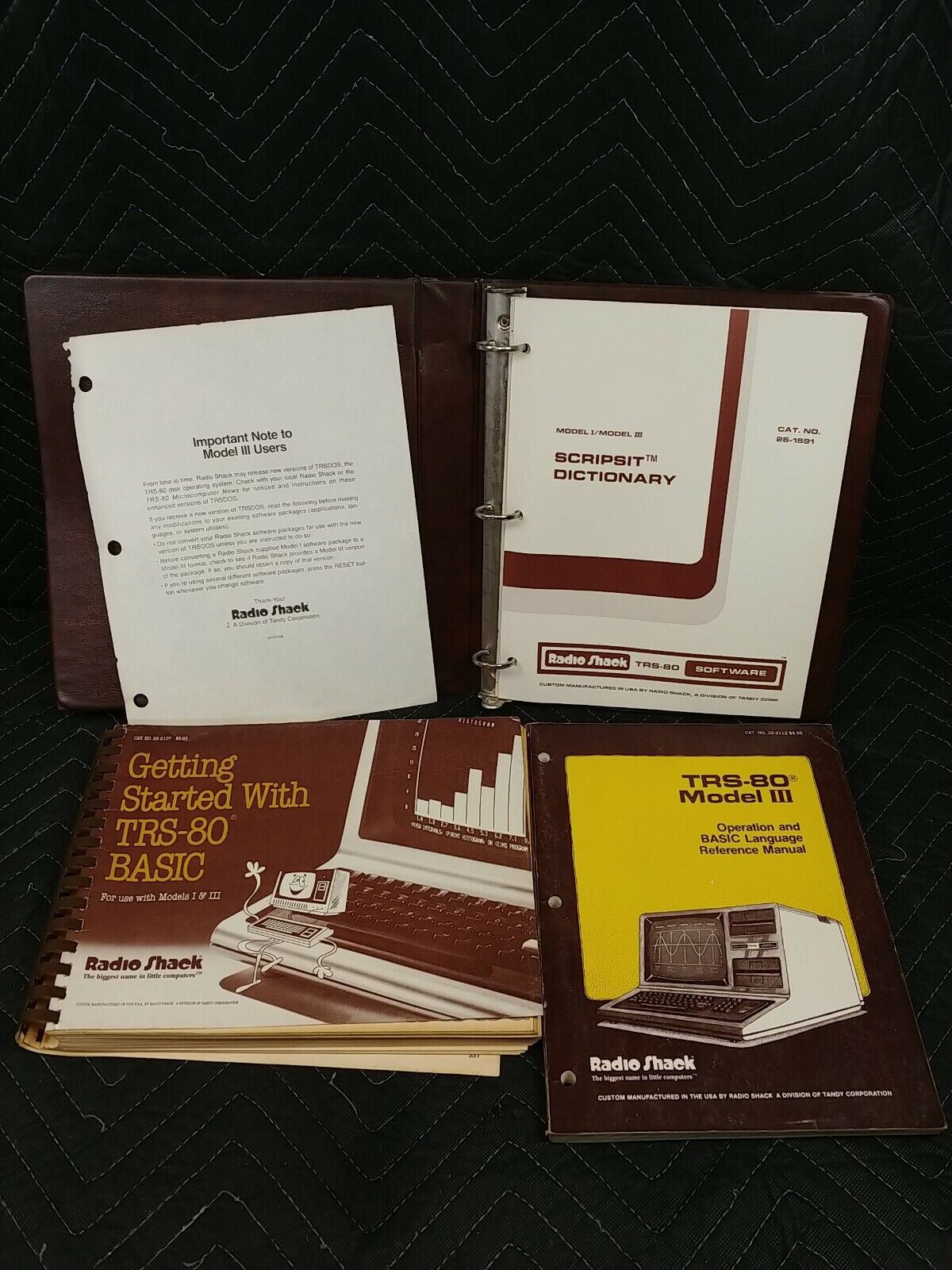 TRS-80 Model III 3 Microcomputer Powers on vintage computer tandy PC W/ Manuals