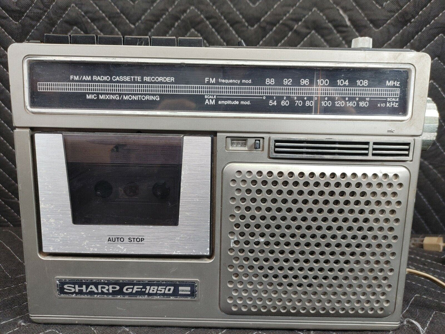 Vintage Sharp GF-1850 Portable Radio Cassette Stereo Boombox AM/FM *read*