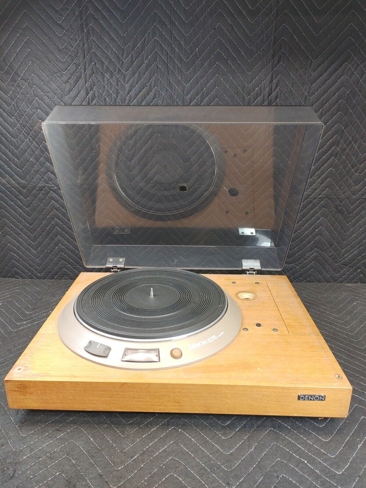 Denon DP-1000 Turntable in DP-1500 Base w/ Dust Cover