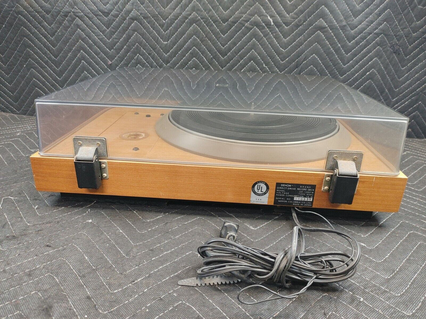 Denon DP-1000 Turntable in DP-1500 Base w/ Dust Cover